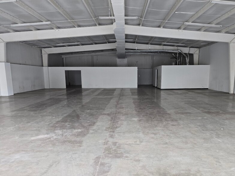 More Photos Of 940 US Highway 70 SW, Hickory Storefront For Lease