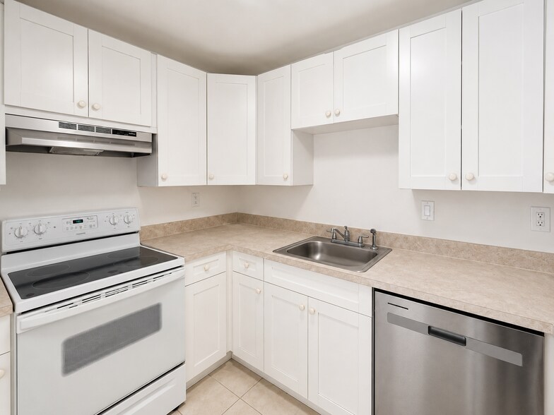 More Photos Of 4341 Riverside Dr, Coral Springs Apartments For Sale