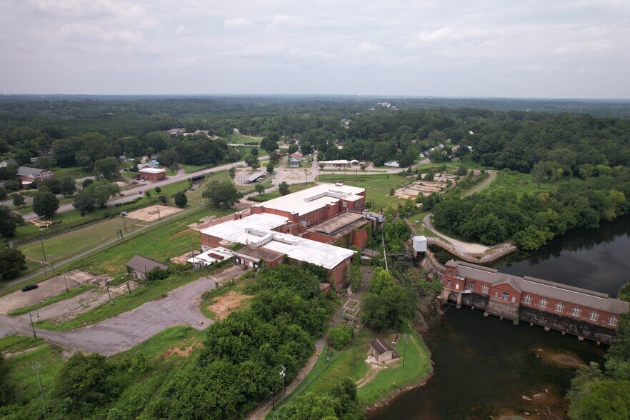 More Photos Of 20th AVE, Valley Light Manufacturing For Sale