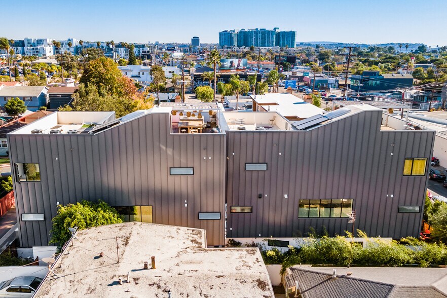 More Photos Of 2478 Penmar Ave, Venice Dormitory For Sale