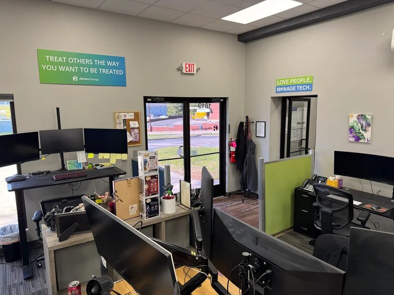 More Photos Of 1819 E Broadway Ave, Maryville Bank For Sale