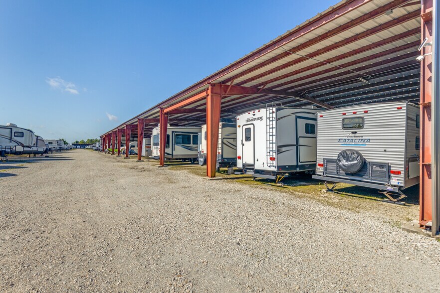 More Photos Of 309 W Archer Rd, Baytown Self Storage For Sale