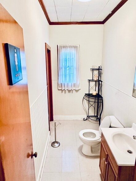 More Photos Of 504 Main St, Woodville Religious Facility For Sale