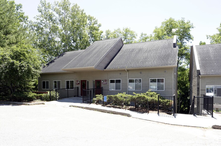 More Photos Of 1 Kennedy Dr, South Burlington Office For Lease