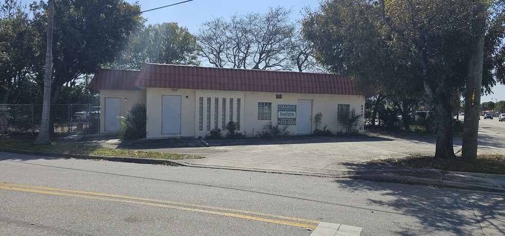 More Photos Of 6900 S Dixie Hwy, West Palm Beach Office For Sale