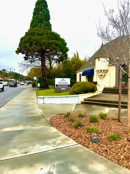More Photos Of 500 Sir Francis Drake Blvd, Greenbrae Freestanding For Lease