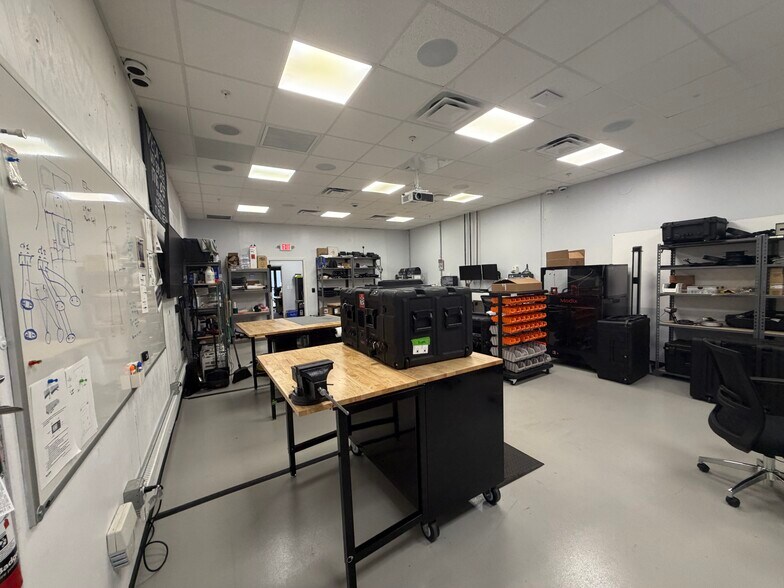 More Photos Of 12120 Metro Pky, Fort Myers Warehouse For Sale