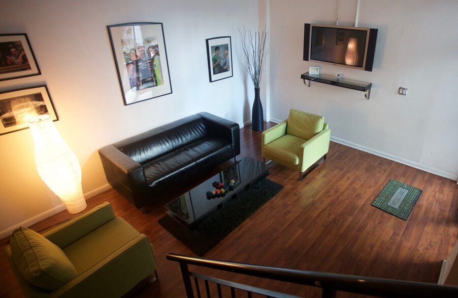 More Photos Of 7311-7323 NW 12th St, Miami Light Distribution For Sale