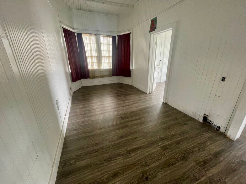More Photos Of 3095 Highway 11 S, Mansfield Freestanding For Sale