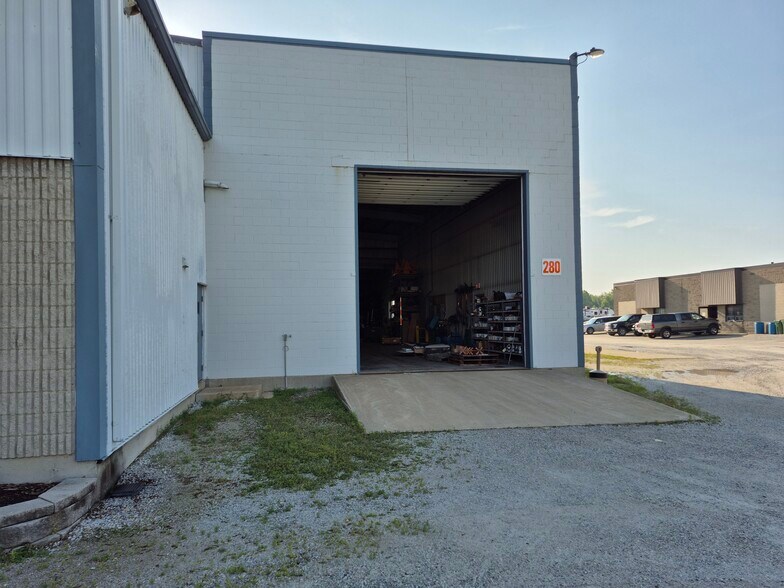 More Photos Of 280 Centre St, Petrolia Manufacturing For Lease