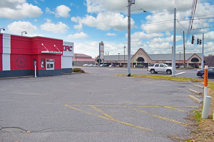 More Photos Of 2800 Lone Oak Rd, Paducah Freestanding For Lease