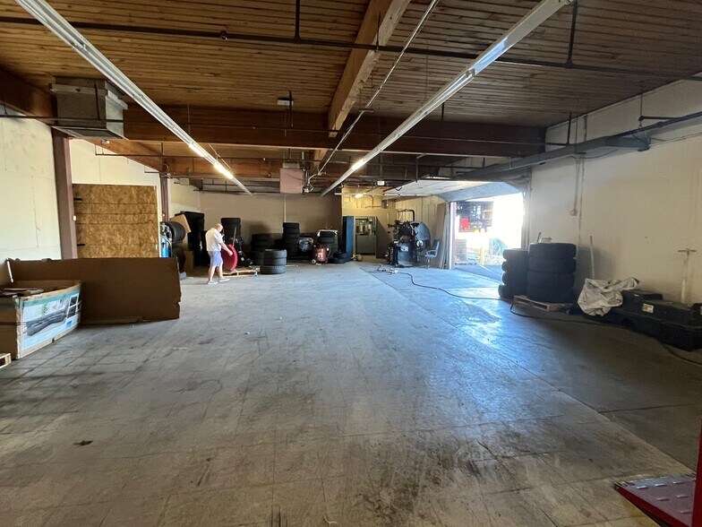 More Photos Of 1200 S Canyon Rd, Ellensburg Auto Dealership For Sale