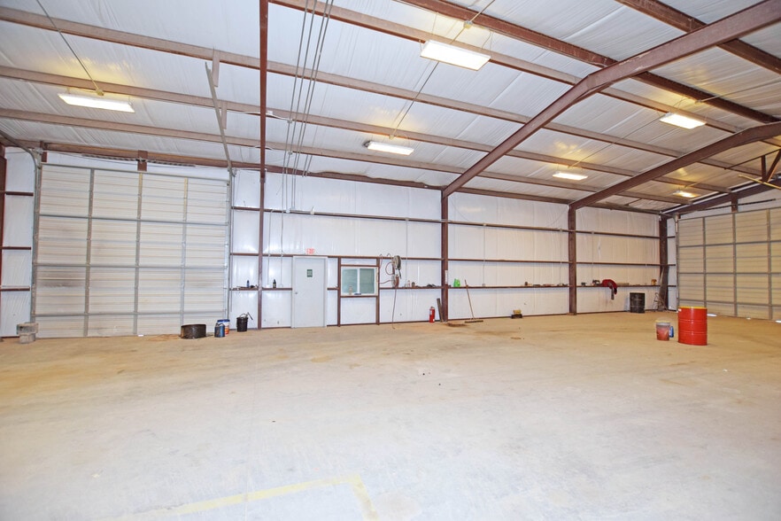 More Photos Of 10503 W County Rd 72, Midland Warehouse For Lease