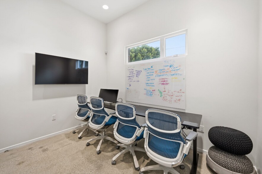 More Photos Of 1674 Corinth Ave, Los Angeles Office For Sale