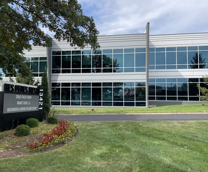More Photos Of 13421 Manchester Rd, Saint Louis Office For Sale