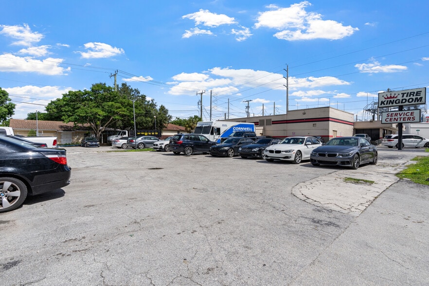 More Photos Of 3771 Bird Rd, Miami Storefront For Sale