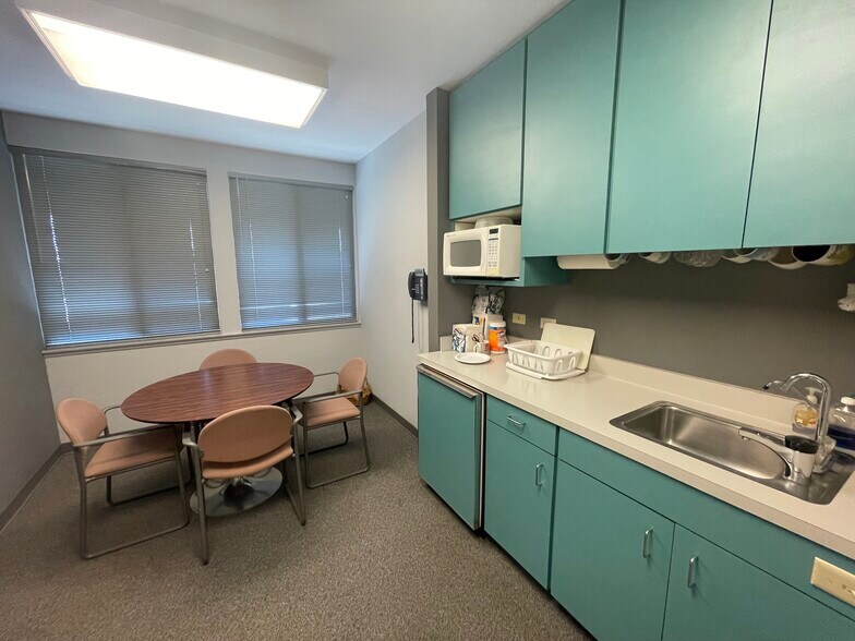 More Photos Of 13822 Beach Blvd, Westminster Office For Sale