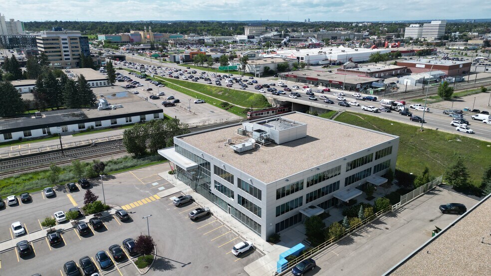 More Photos Of 7005 Fairmount Dr SE, Calgary Medical For Sale