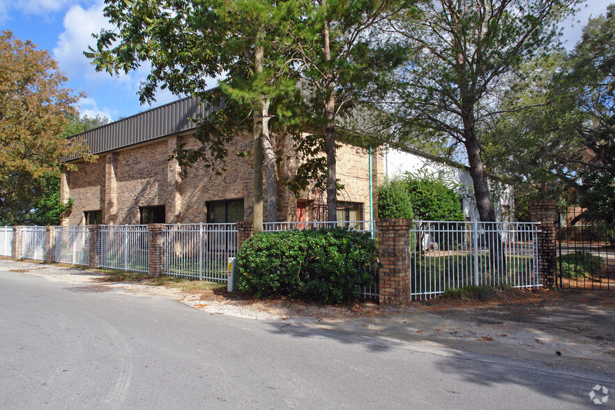 Primary Photo Of 107 Truxton Ave, Fort Walton Beach Warehouse For Sale