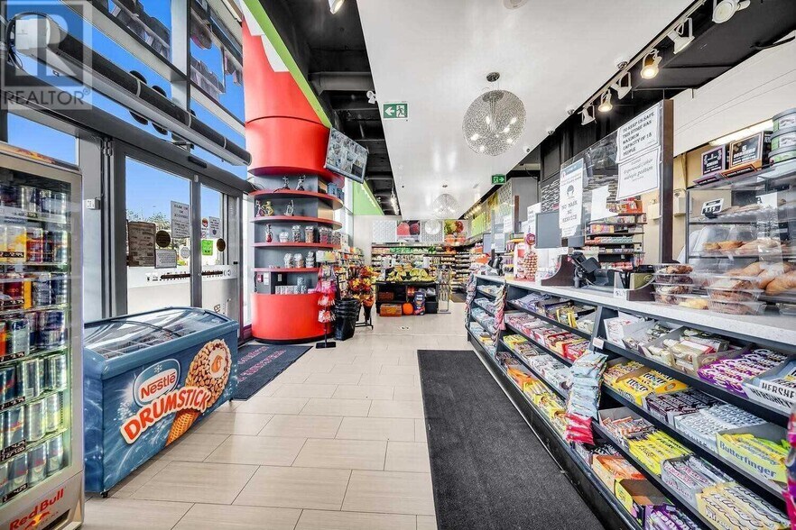 More Photos Of 4033 Hurontario St, Mississauga Storefront For Sale