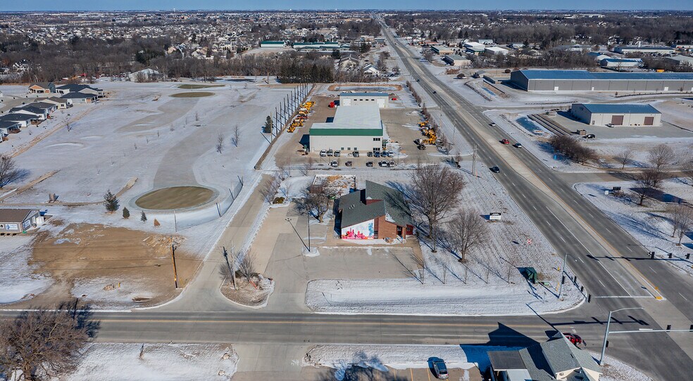 More Photos Of 1380 NE 66th Ave, Des Moines Flex For Sale