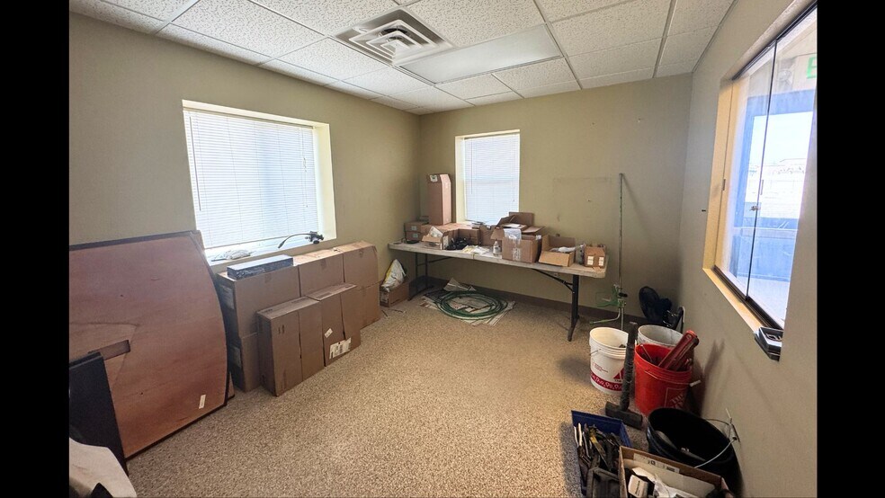 More Photos Of 45 Lagoon Rd, Rock Springs Warehouse For Lease