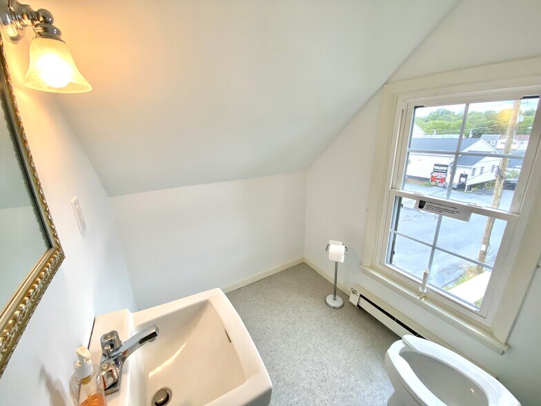 More Photos Of 202 Main St, Hellertown Office For Lease