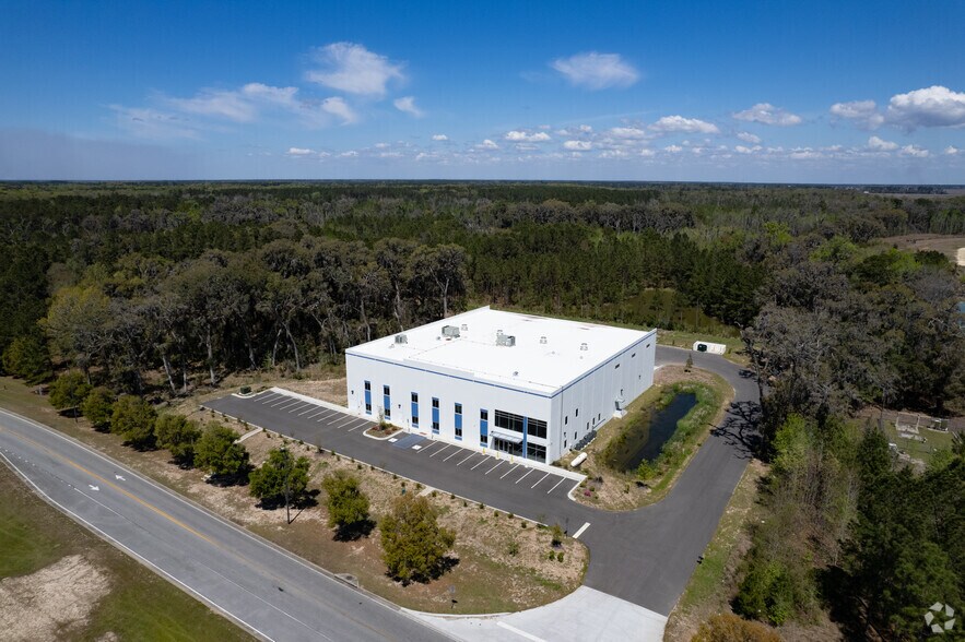 More Photos Of 528 Sunbury Rd, Midway Warehouse For Lease