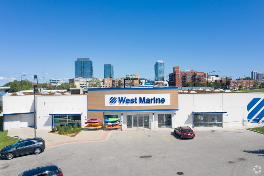 More Photos Of 1160 N Halsted St, Chicago Freestanding For Sale