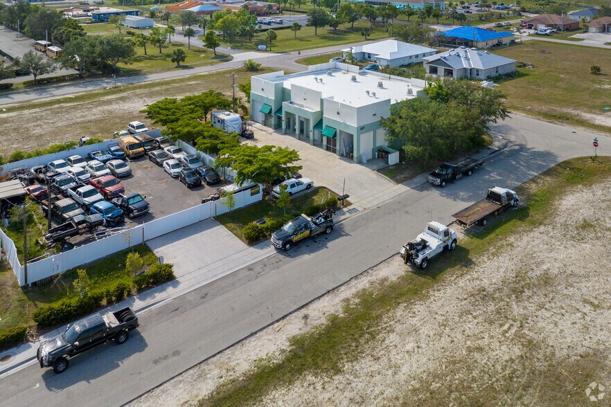 More Photos Of 227 SW 3rd Ave, Cape Coral Warehouse For Sale