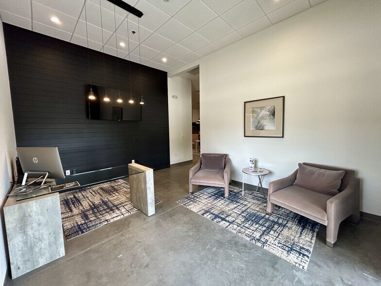 More Photos Of 101 SE 29th Ter, Lee's Summit Coworking Space