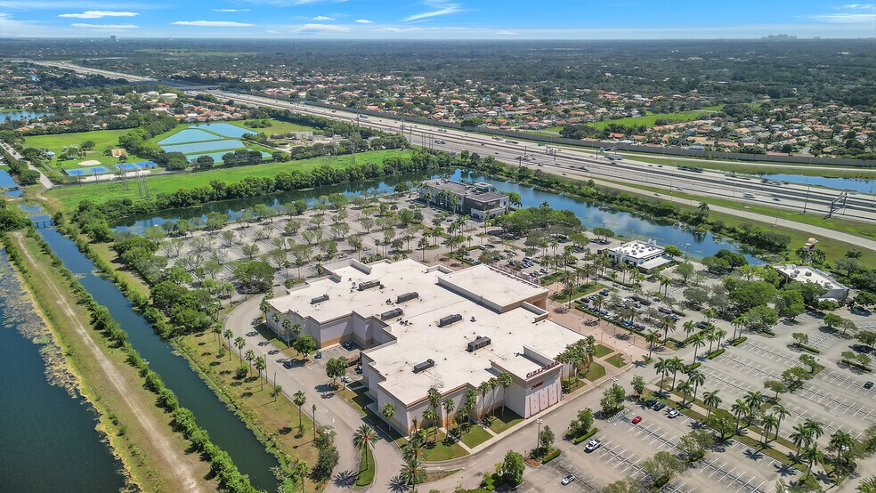 More Photos Of 15601 Sheridan St, Davie Unknown For Lease