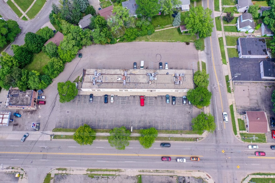 More Photos Of 2710 W Court St, Flint Office For Sale