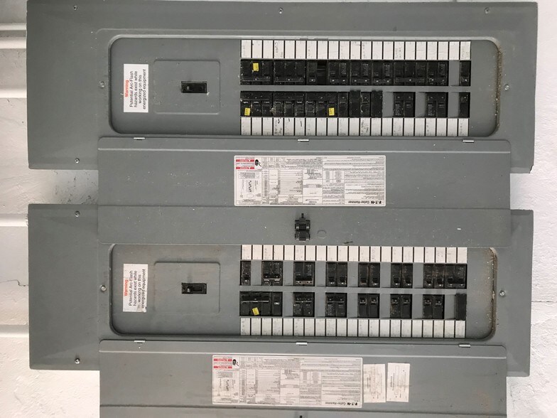 More Photos Of 1137-1141 N Western Ave, Oklahoma City Light Manufacturing For Lease