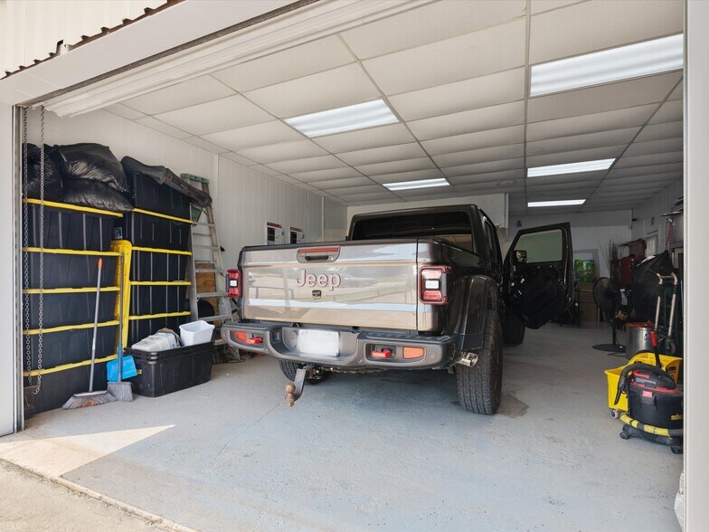 More Photos Of 416 E Mansfield Hwy, Kennedale Flex For Sale