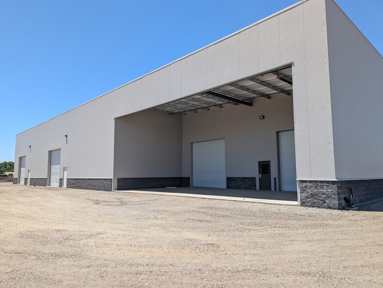 More Photos Of 210 Las Animas Ave, Gilroy Manufacturing For Lease