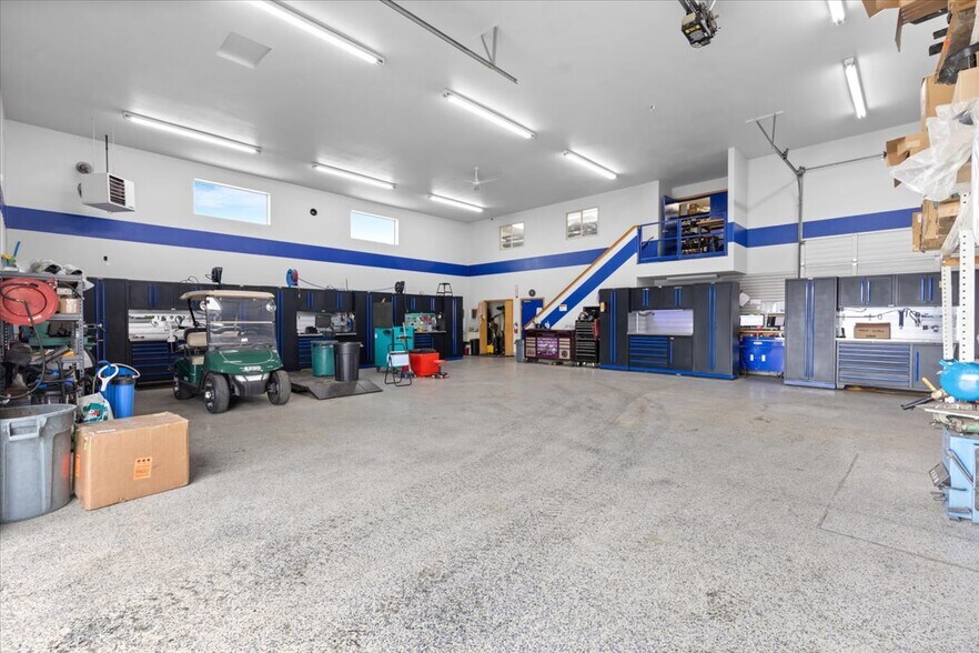 More Photos Of 11494 N Warren St, Hayden Freestanding For Sale