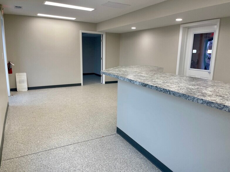 More Photos Of 3925 Lafayette Blvd, Fredericksburg Flex For Lease