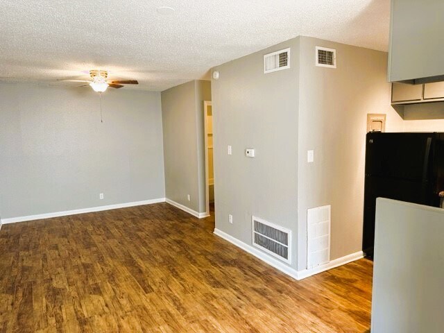 More Photos Of 2604-2606 Ektom Dr, Austin Apartments For Sale