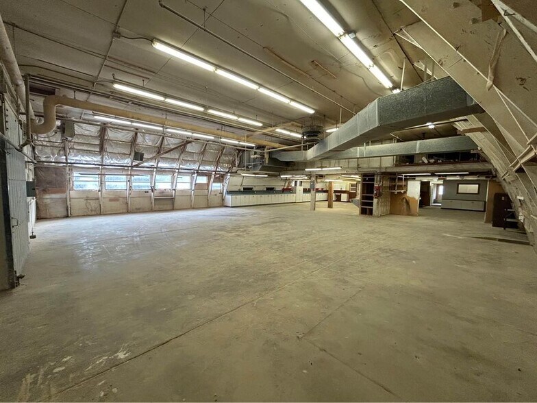 More Photos Of 701 1st St, Farmington Warehouse For Lease