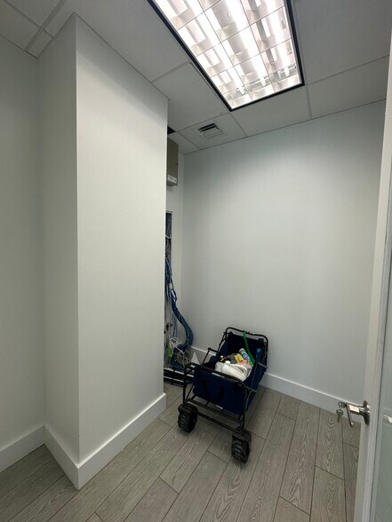 More Photos Of 175 SW 7th St, Miami Medical For Sale