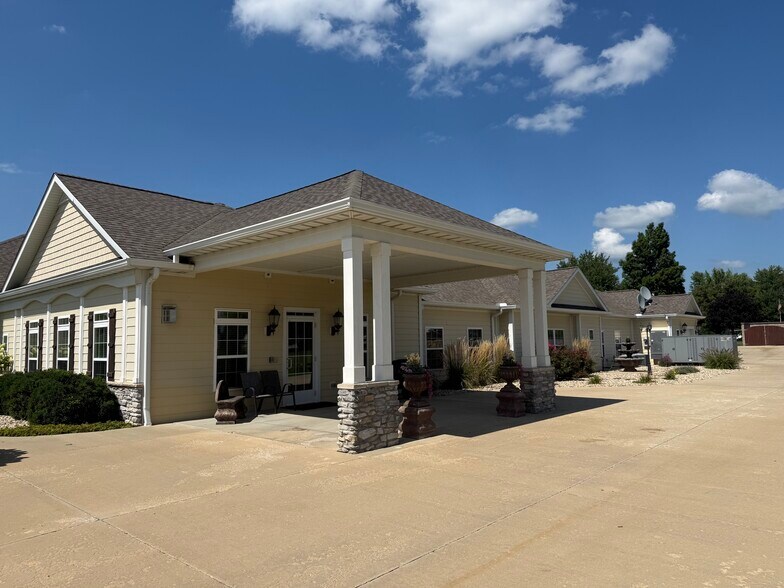 More Photos Of 15+/- Bed Memory Care Illinois Near Peoria, Elmwood Assisted Living For Sale