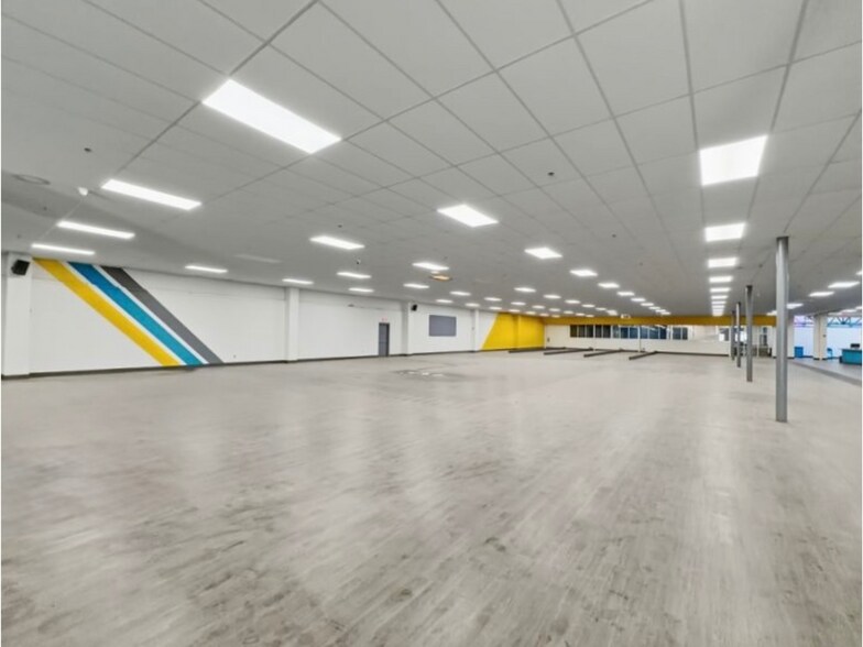 More Photos Of 145 Paragon Ln, El Paso General Retail For Sale