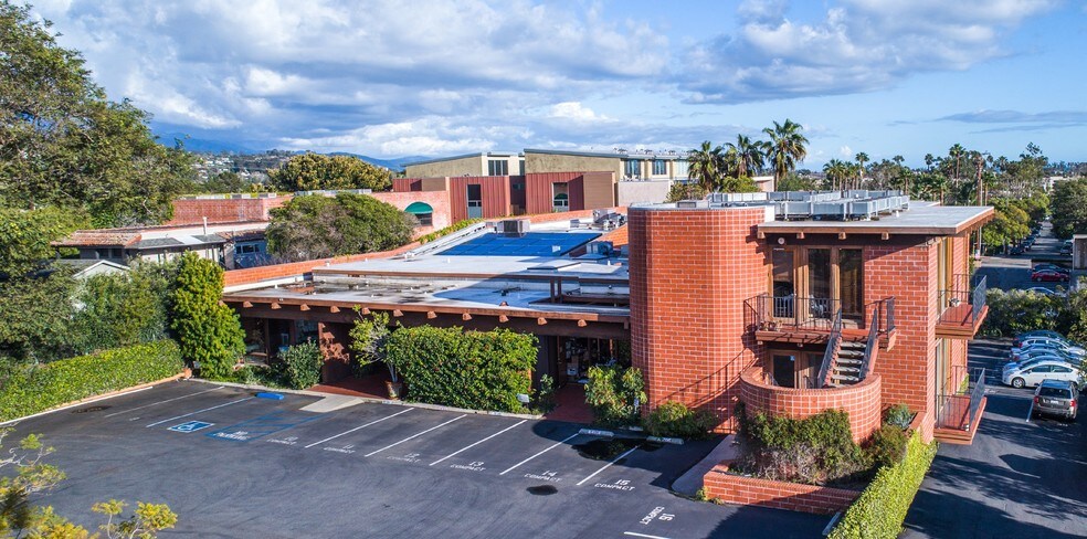 More Photos Of 420 E Carrillo St, Santa Barbara Office Residential For Lease