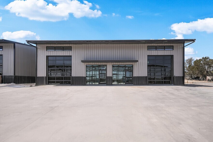 More Photos Of 451 Farrell Rd, Dripping Springs Unknown For Lease