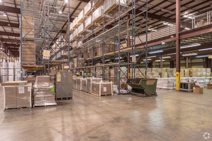 More Photos Of 41 Cairns Rd, Mansfield Warehouse For Sale