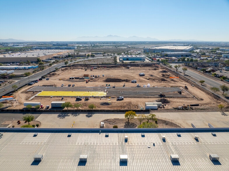 More Photos Of 7550 N Glen Harbor Blvd, Glendale Distribution For Lease