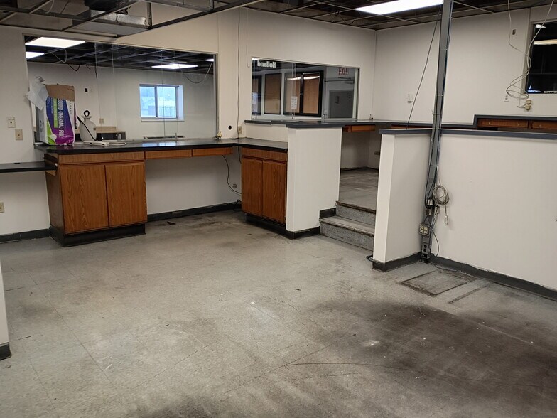 More Photos Of 11740 Dixie Hwy, Birch Run Truck Terminal For Lease