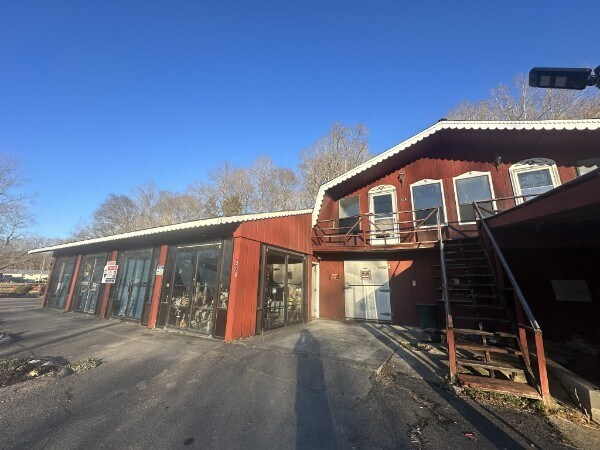 More Photos Of 304 Main St, Red Boiling Springs Industrial For Sale