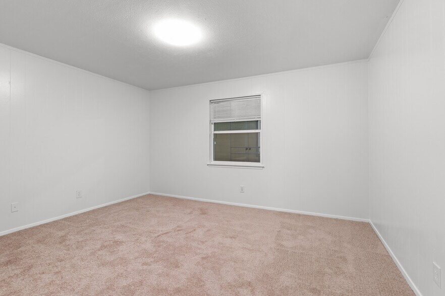 More Photos Of 2404 Louise St, Denton Multifamily For Sale